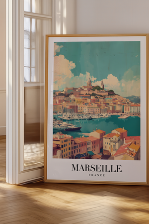Marseille byplakat med udsigt over havn, farverige huse og Notre-Dame de la Garde.