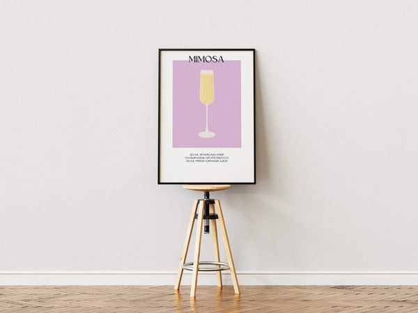Illustreret Mimosa plakat med lysegul cocktail i champagneglas på lilla baggrund – perfekt til køkkenet eller baren.