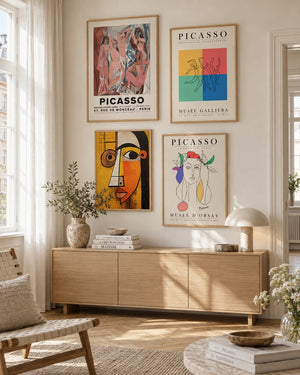 Picasso print og Picasso billeder er blandt de mest populære kunstplakater til moderne hjem. En Picasso plakat passer både til minimalistisk og farverig indretning og giver væggen et eksklusivt udtryk.