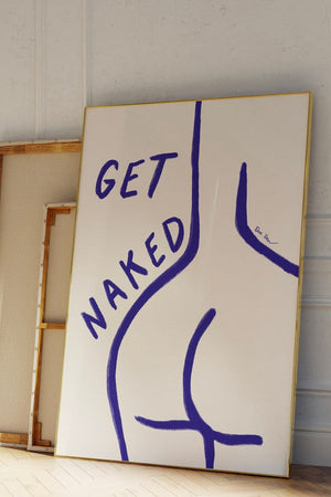 Feministisk plakat med blå line art af kvindekrop og teksten “Get Naked” i minimalistisk og moderne kunststil