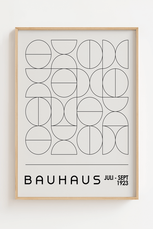 Bauhaus plakat med geometrisk gitter af cirkler og halvcirkler i sort-hvid minimalistisk design.