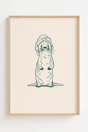 Minimalistisk plakat med sød odder iført håndklæde på neutral baggrund i roligt spa-inspireret udtryk.