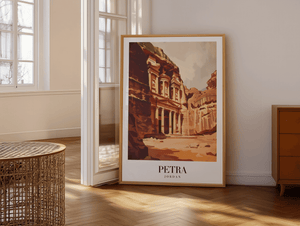 Petra Jordan byplakat med klippetempel – rejseplakat med oldtidsstemning.