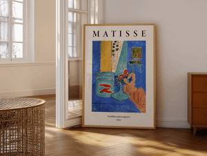Matisse plakat med guldfisk, blå baggrund og skulpturel figur fra 1912.