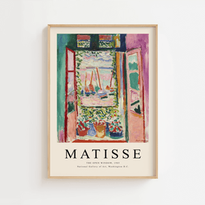 Matisse plakat med åbent vindue, blomster og farverigt havnemotiv fra 1905.