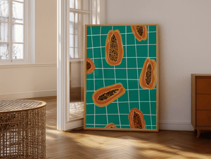 Green Papaya plakat med papayafrugter på grøn ternet baggrund – tropisk og moderne frugt plakat.