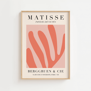 Matisse inspireret plakat med koralformede papirklip i rosa og terracotta.