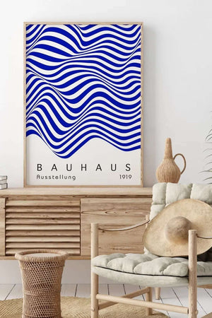 Bauhaus Blue Flow Ellens ShopBauhaus Blue Flow: Udforsk Bauhaus-æstetikken i blå nuancer. Vores plakater kombinerer tidløst design med moderne kunst. Skab en elegant atmosfære i dit hjem med vores blå Bauhaus-kunst. Vælg dit favoritdesign i dag.
