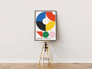 Bauhaus Misfits Ellens ShopUdforsk det uventede med vores "Bauhaus Misfits" plakat. Denne unikke plakat udfordrer konventionerne og fusionerer Bauhaus-stilen med et strejf af originalitet. Tilføj et kunstnerisk twist til dine vægge i dag!