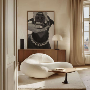 Diamond Bite – Fashion plakat med doberman, smykker og rå attitude i sort/hvid