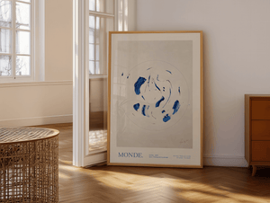 Abstrakt moderne plakat med organiske former og kunstnerisk udtryk i minimalistisk design