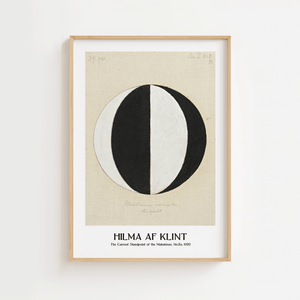 The Current Standpoint of the Mahatmas plakat – Hilma af Klint abstrakt kunstplakat med sort og hvid cirkelmotiv