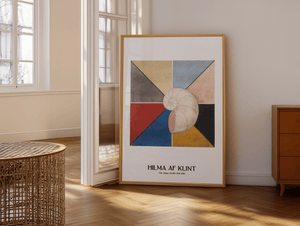 Sacred Shell plakat – Hilma af Klint abstrakt kunstplakat med spiralform og farverige felterv