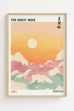 Japansk bølge plakat med solnedgang og havbølger inspireret af klassisk japansk kunst.