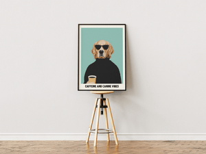 Coffee dog plakat med hund i solbriller der holder kaffe