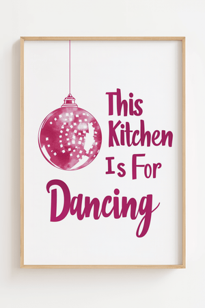 køkken plakat med diskokugle og teksten this kitchen is for dancing