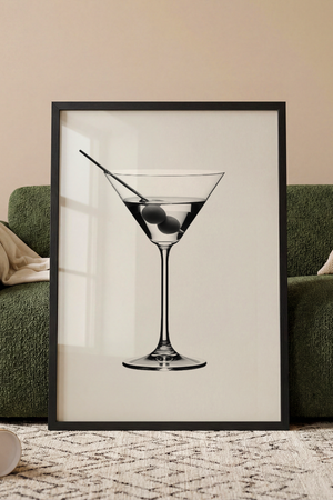 Sort hvid cocktail plakat med martiniglas og oliven
