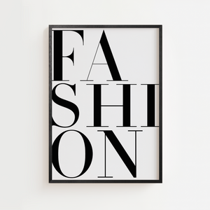 Typografisk plakat med ordet Fashion i sort og hvid minimalistisk design