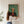 Grøn Blomsterbaggrund – Frida Kahlo Plakat