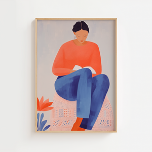 Illustrationsplakat af en kvinde, der sidder og læser en bog i varme koral- og blå nuancer.