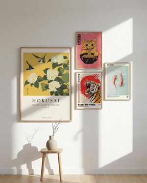 Japansk plakat med minimalistisk naturmotiv og rolige farver til moderne indretning