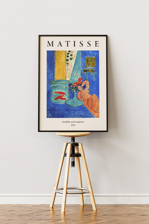 Matisse plakat med guldfisk, blå baggrund og skulpturel figur fra 1912.