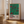 Green Vision – Yayoi Kusama plakat med grøn baggrund, røde prikker og sorte organiske former – farverig kunstplakat.