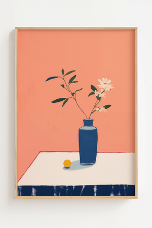 Blomster i blå vase plakat med stilleben i korallende og blå toner