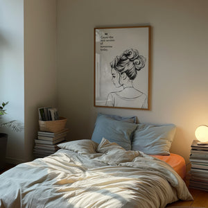 Create The Best Version plakat i egetræsramme over seng
