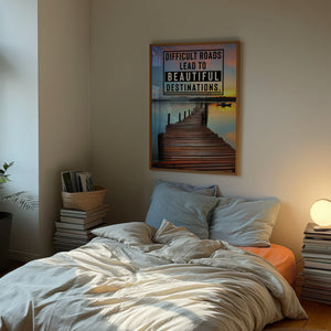 Difficult Roads plakat med træbro i egetræsramme over seng