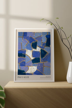 Paul Klee udstillingsplakat – Blue Night, Museum of Modern Art, dyb blå abstrakt kunst til væggen