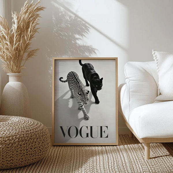 Vogue Panthers – Fashion plakat med to pantere i sort/hvid og Vogue-tekst
