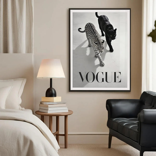 Vogue Panthers – Fashion plakat med to pantere i sort/hvid og Vogue-tekst