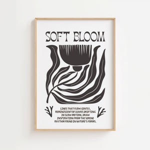 Soft Bloom plakat med grafisk blomstermotiv i sort og hvidt