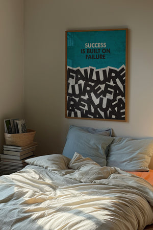 Success is Built on Failure plakat i egetræsramme over seng