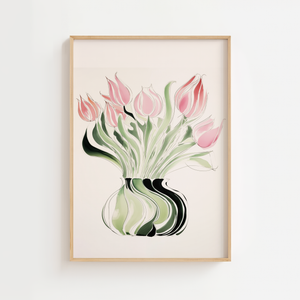 Tulipaner i stribet vase plakat med lyserøde blomster og grafisk mønster