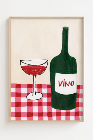 Illustration af rødvin i glas og grøn vinflaske med teksten ‘Vino’ på rød/hvid ternet dug – italiensk vinplakat.